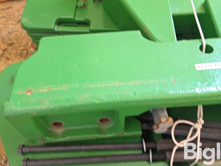 john-deere-weight-bracket-&-suitcase-weights-image-13