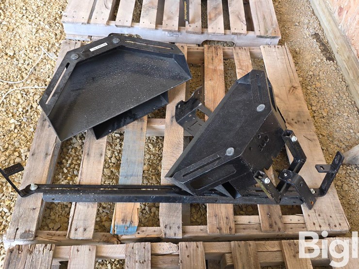 tractor-cab-corner-cubby-image-5