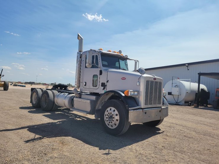 2013-peterbilt-365-image-7
