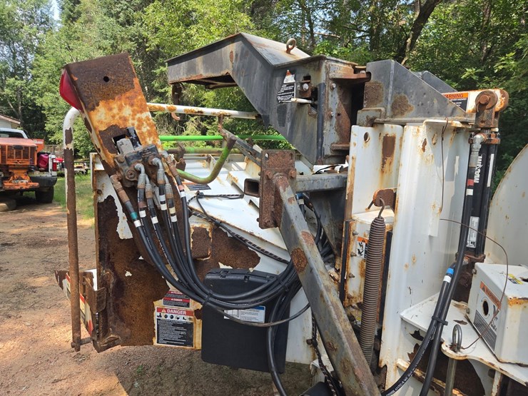 #1801-•-2016-altec-towable-wood-chipper-image-52