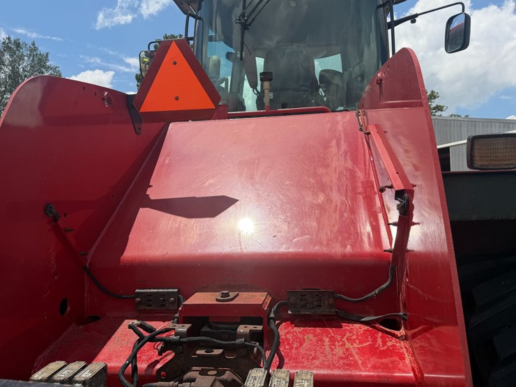 2014-case-ih-470-image-86