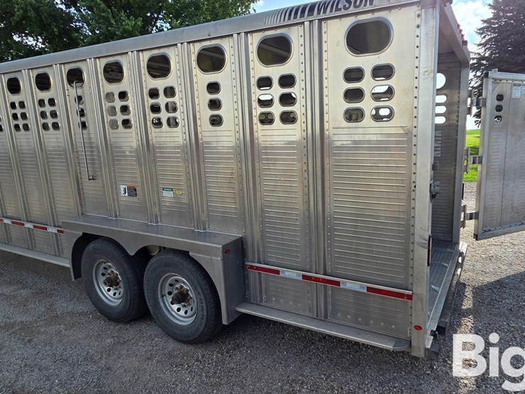 2014-wilson-livestock-trailer-image-12