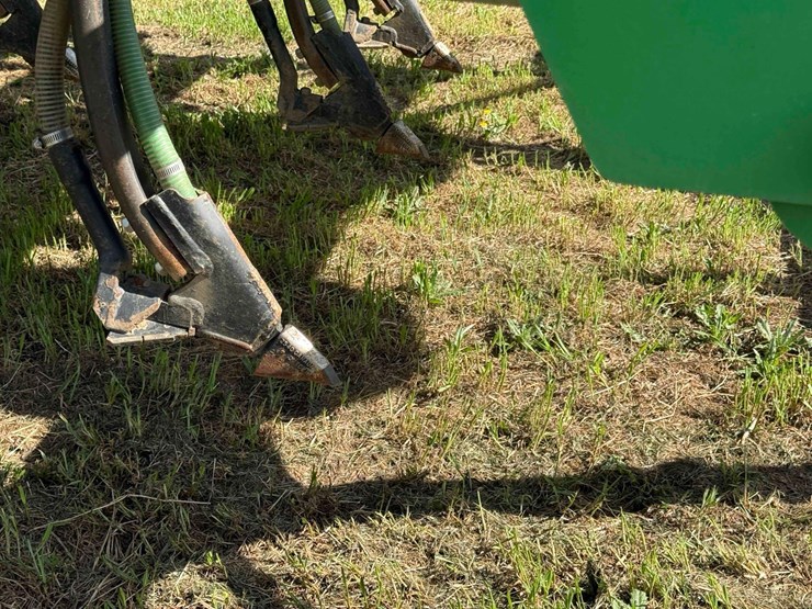 2013-john-deere-1830-image-45
