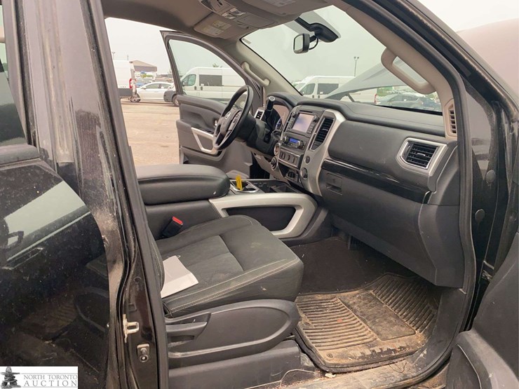 2017-nissan-titan-image-23