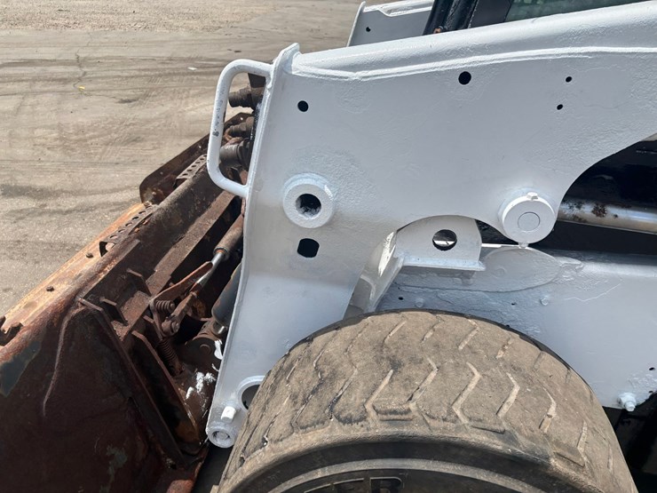2013-bobcat-s630-image-26