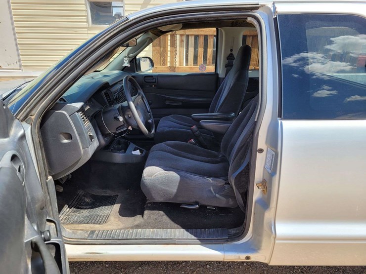 2004-dodge-dakota-image-12
