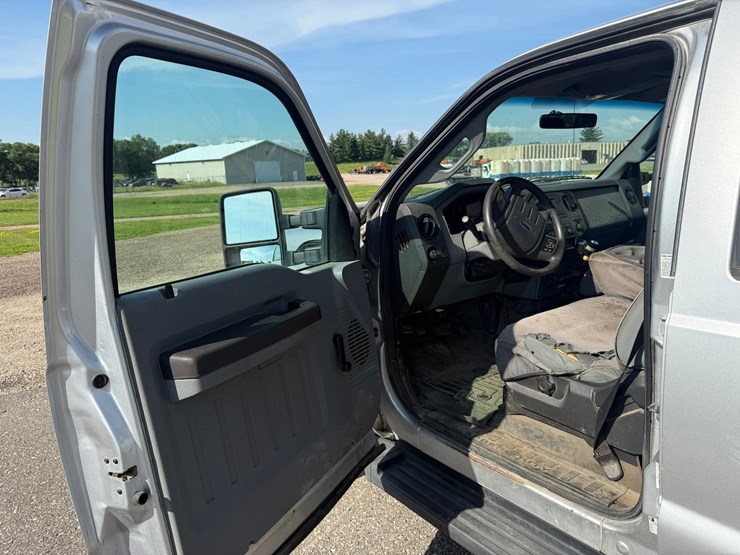 2011-ford-f350-image-39