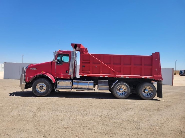 2010-kenworth-t800-image-2