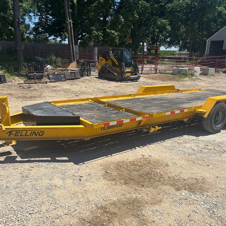 #2262 • 2017 Felling 22' Tiltbed Trailer