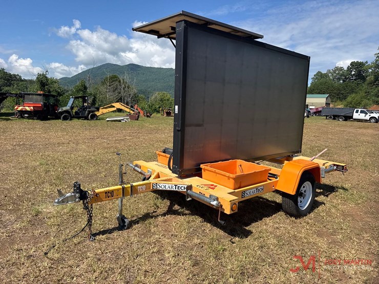 towable-solar-tech-message-board-image-6