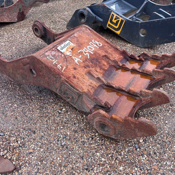 #39098 • 26IN EXCAVATOR THUMB