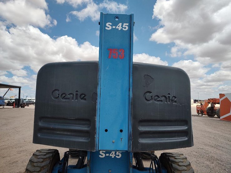 2005-genie-s45-image-18