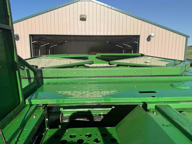 2011-john-deere-9760-combine-image-17
