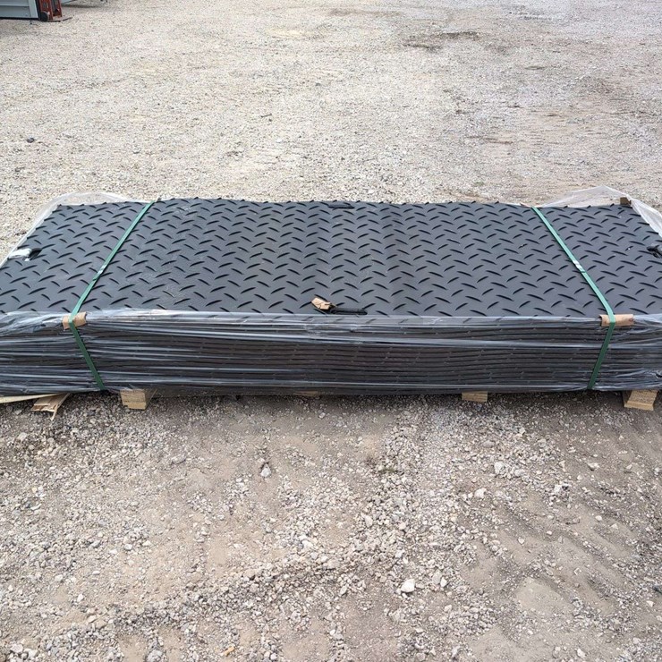 (15) 3.5' x 8 ' Heavy Duty 1/2" Thick Mats