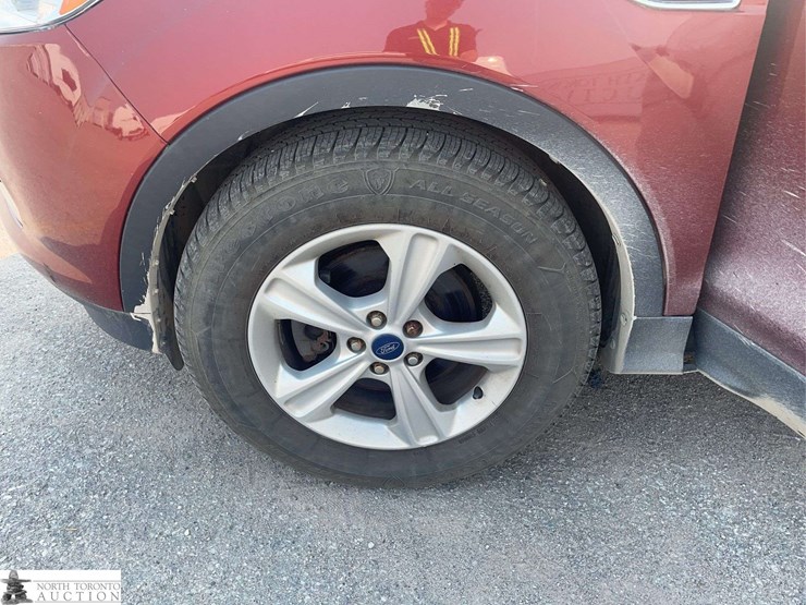 2014-ford-escape-image-19