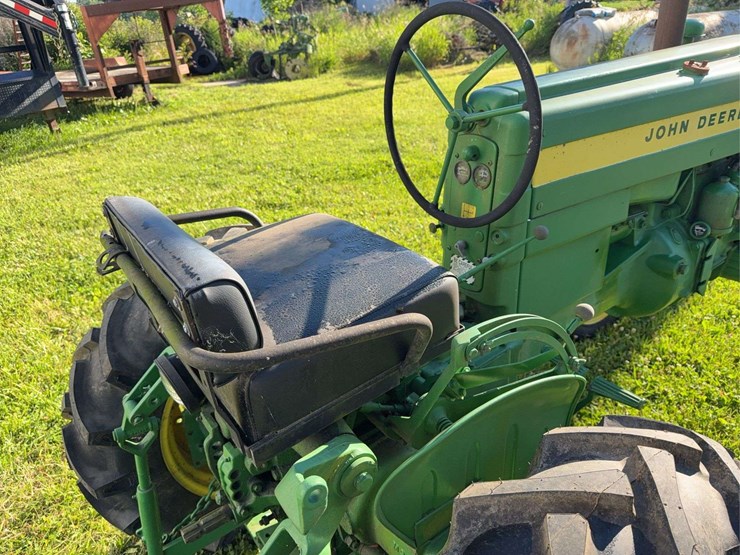 john-deere-320s-image-15