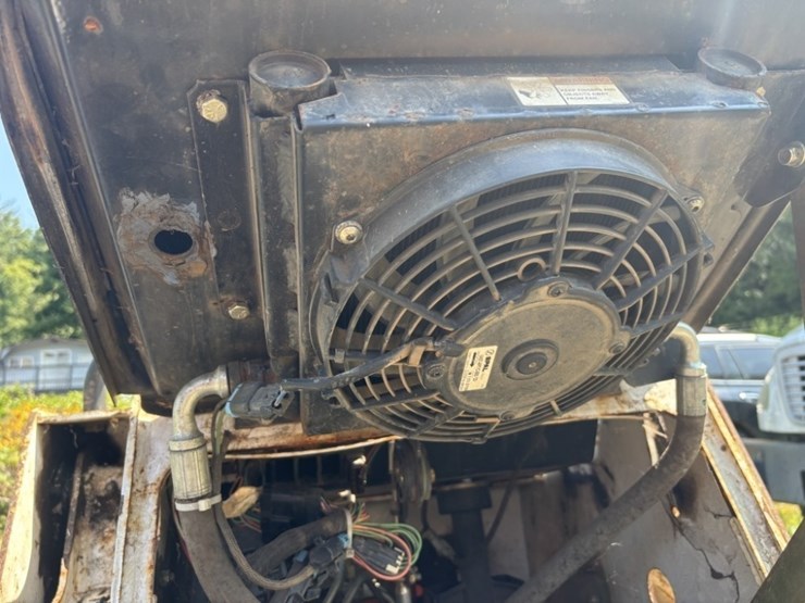 2012-bobcat-mt55-image-26