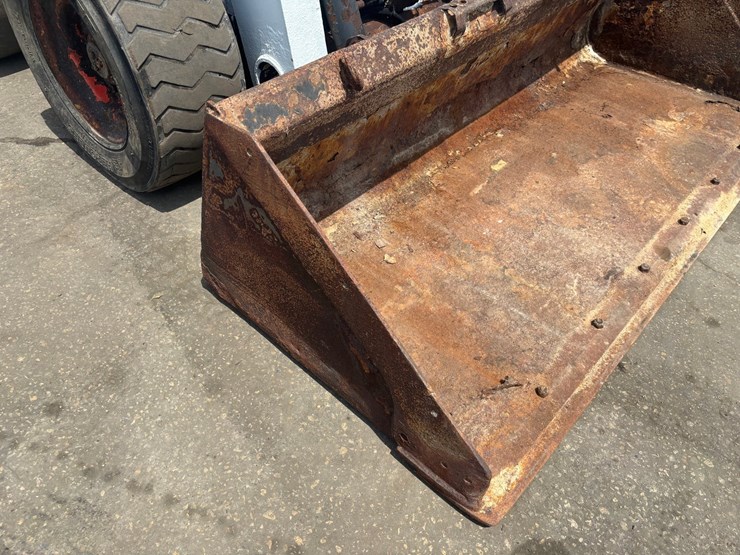 2013-bobcat-s630-image-60