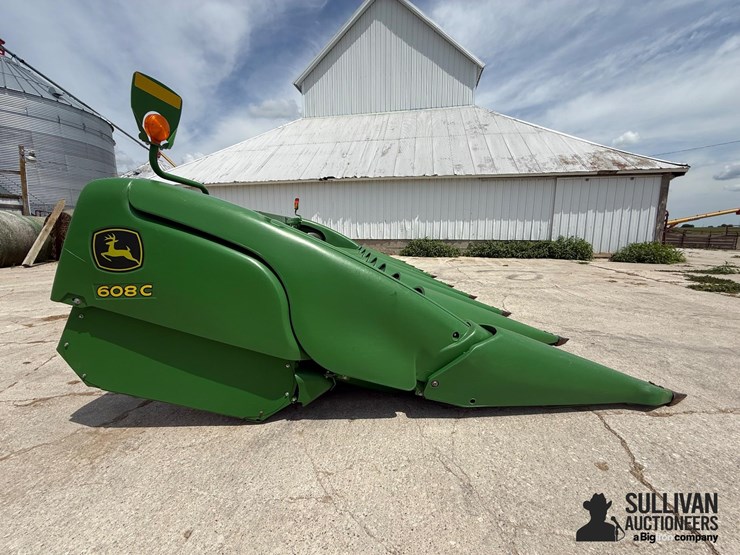 2017-john-deere-608c-image-4