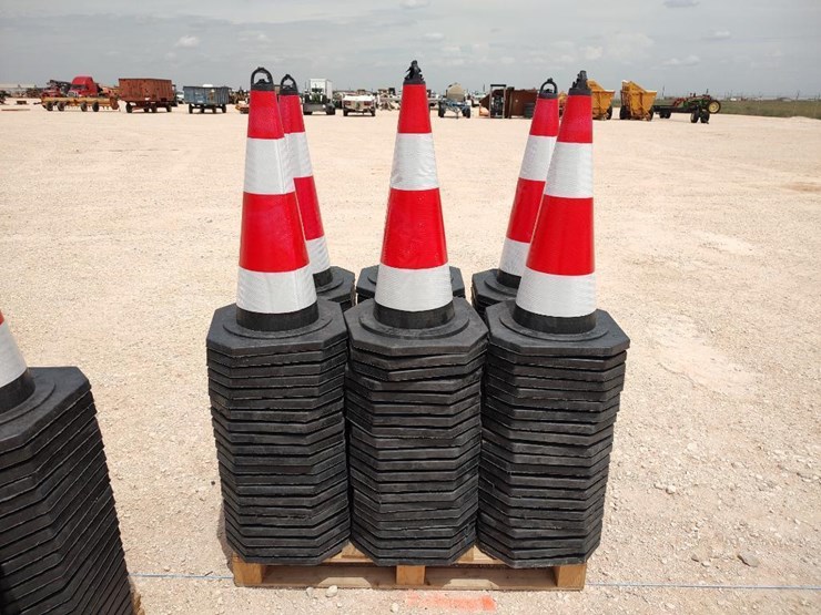 (125)-safety-traffic-cones-image-2
