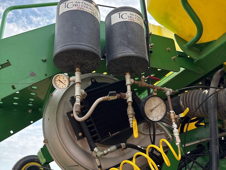 2006-john-deere-1770nt-image-33