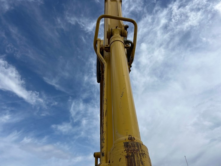 komatsu-pc130-11-image-21
