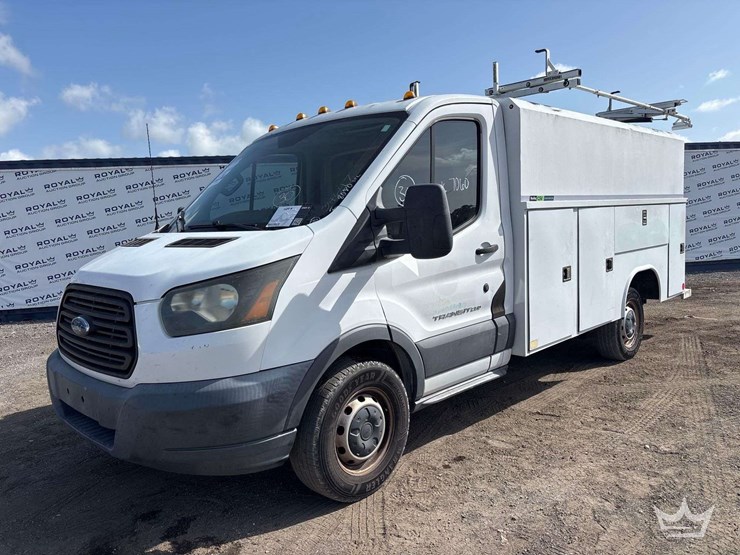 2015-ford-transit-image-1