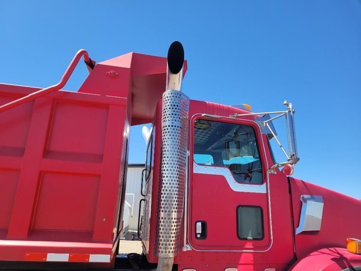2010-kenworth-t800-image-35