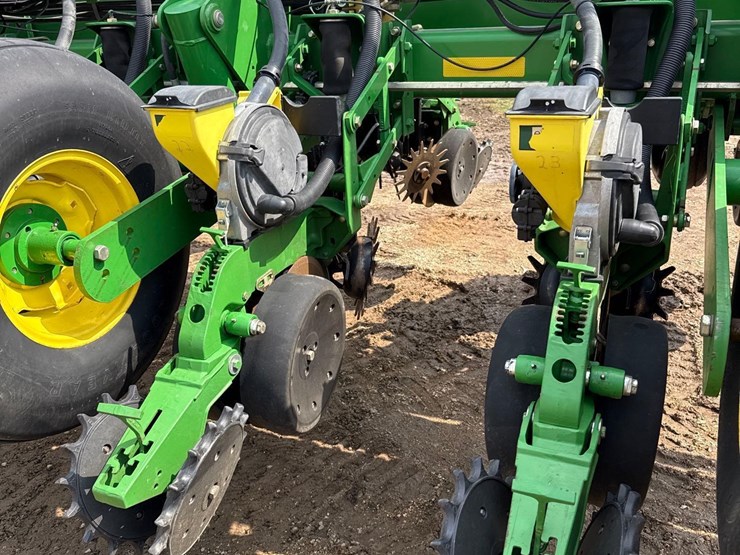2006-john-deere-1770nt-image-9
