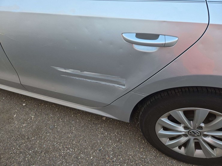 2015-volkswagen-passat-limited-edition-/-s-/-wolfsburg-sedan-4d-image-7