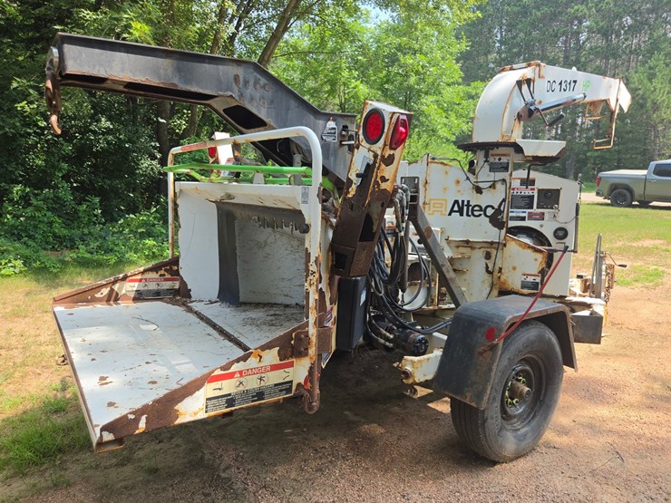 #1801-•-2016-altec-towable-wood-chipper-image-15