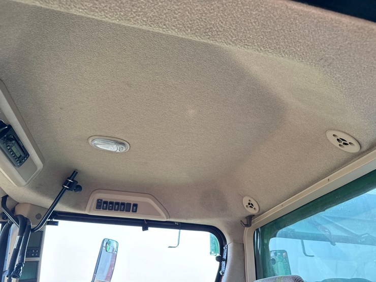 2011-john-deere-9770-sts-image-76