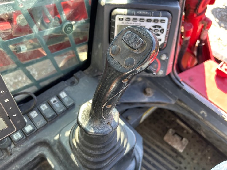 2019-takeuchi-tl10v2-image-54