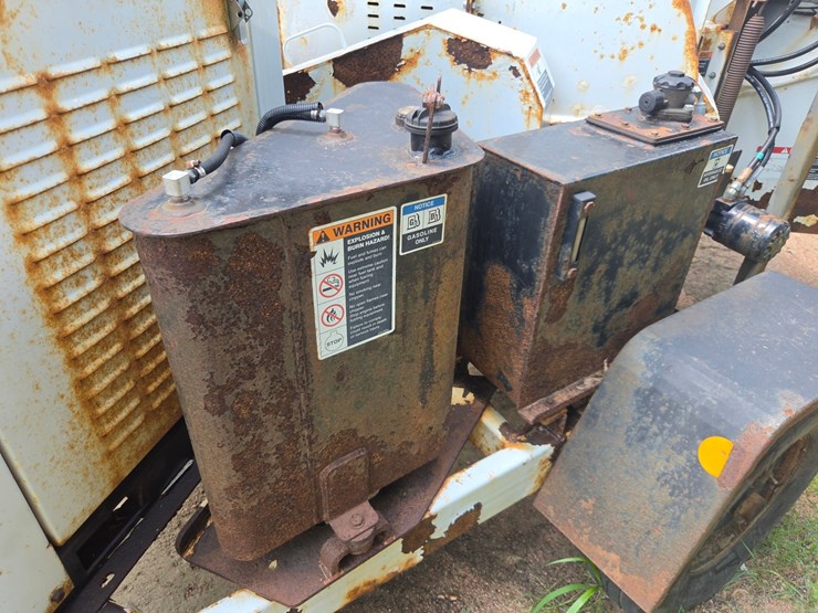 #1801-•-2016-altec-towable-wood-chipper-image-45