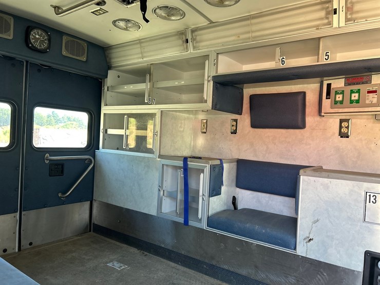 2000-ford-e350-image-43