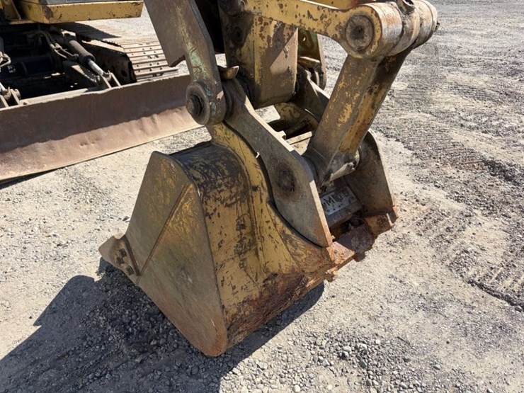 1990-caterpillar-e70b-image-11