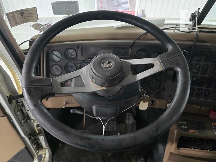 2007-mack-granite-cv713-image-10