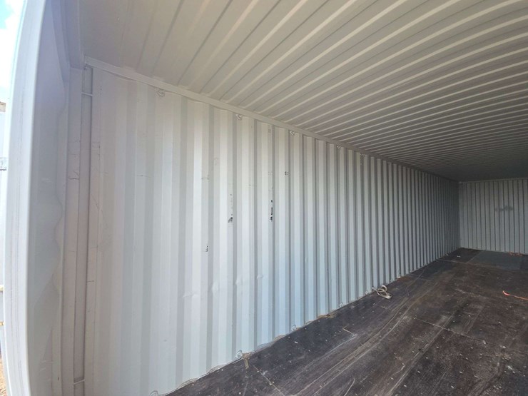 40'-shipping-container-image-10
