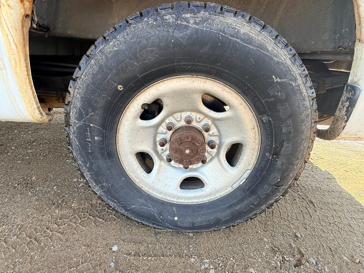 2004-chevrolet-3500-image-51