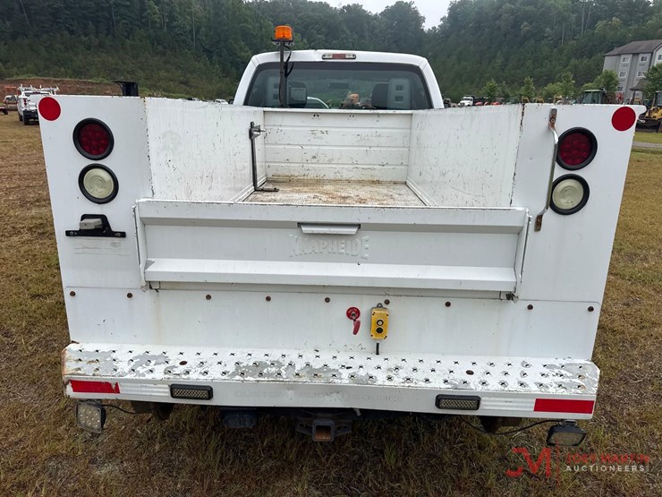 2016-ford-f350-xl-image-11
