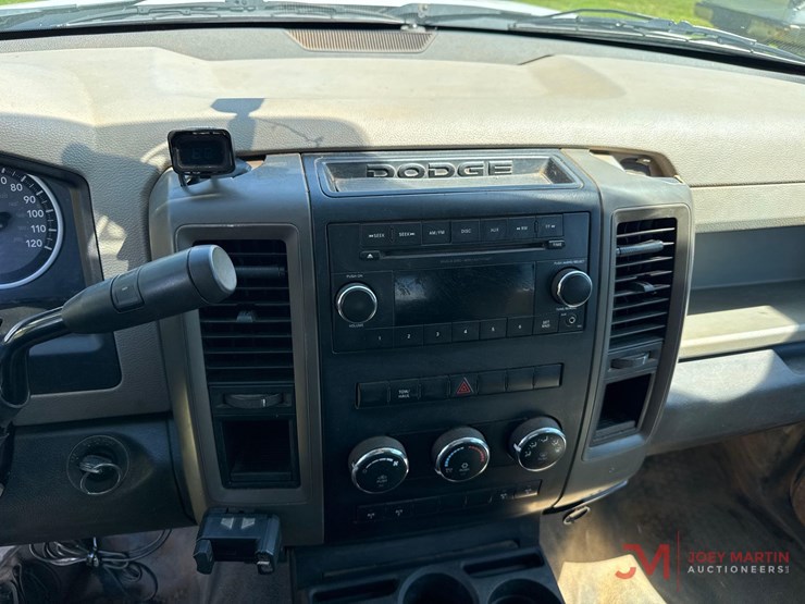 2012-dodge-3500hd-image-32