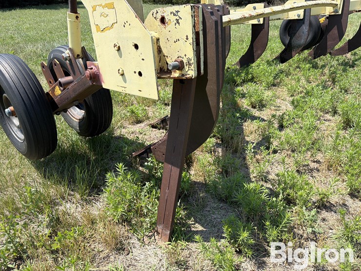 9-shank-3-pt-v-ripper-image-14