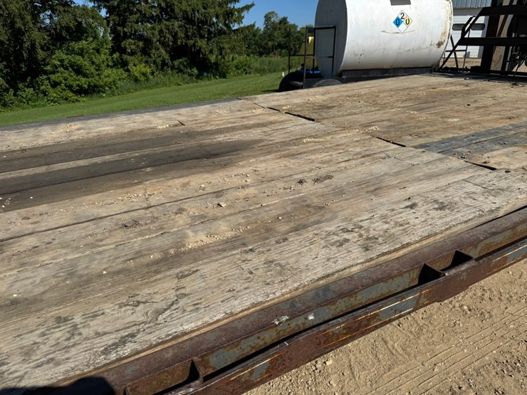 #1888-•-2004-friesen-welding-load-warrior-7-ton-gooseneck-trailer-image-27