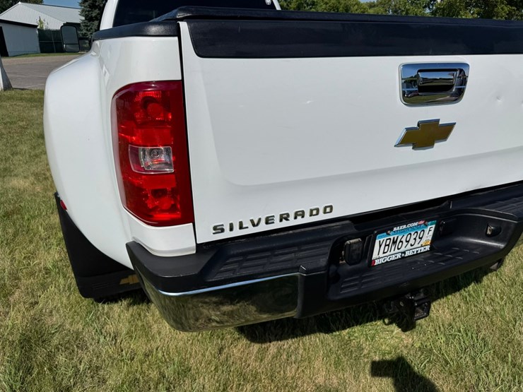 2007-chevrolet-3500-image-14