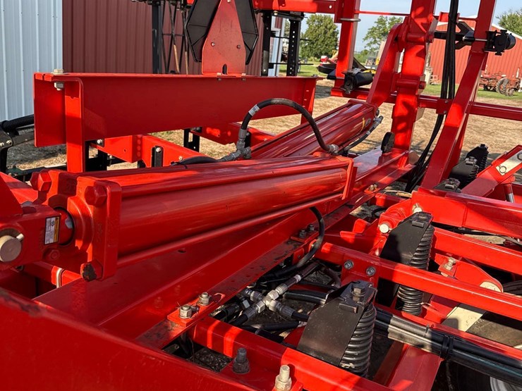 2013-kuhn-krause-5635-46ft-field-cultivator-image-67