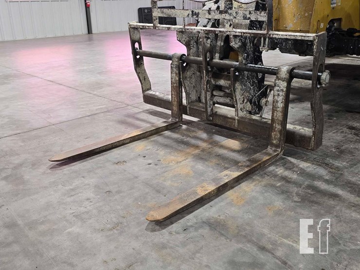 2016-caterpillar-tl642d-image-9