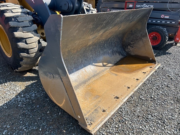 2012-deere-624k-image-10