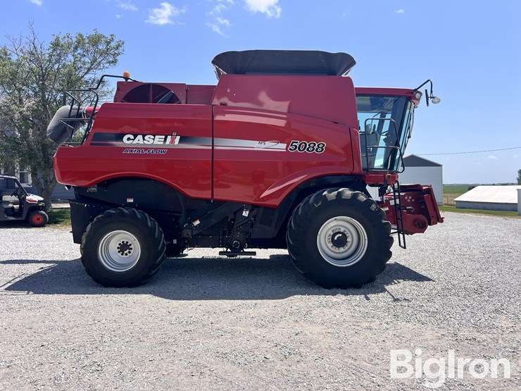 2009-case-ih-5088-image-4