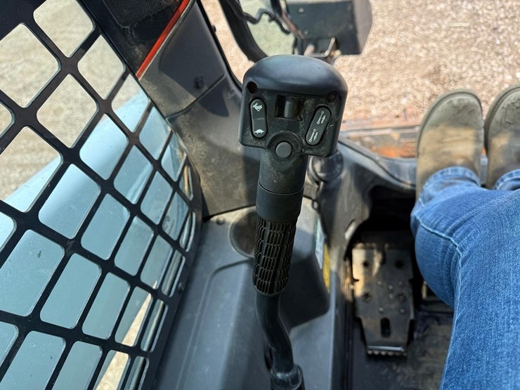2021-bobcat-t66-image-27