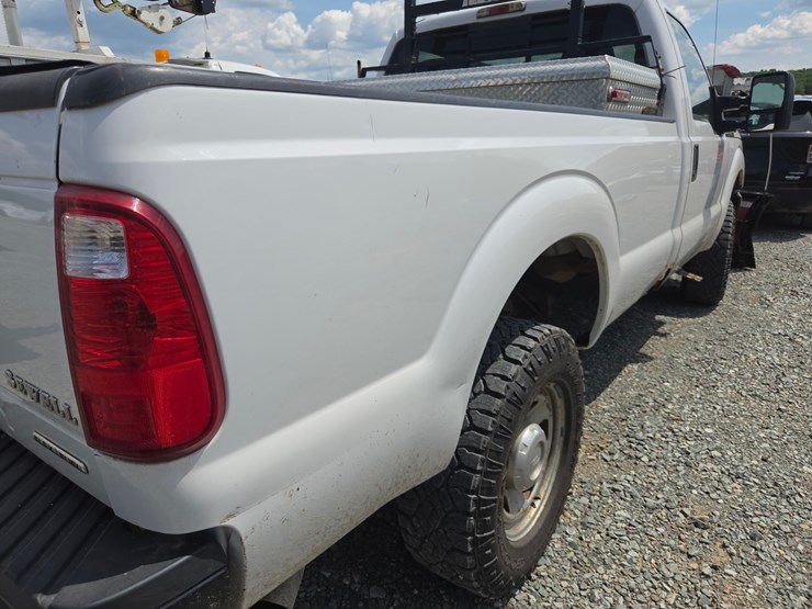 2013-ford-f350-image-21